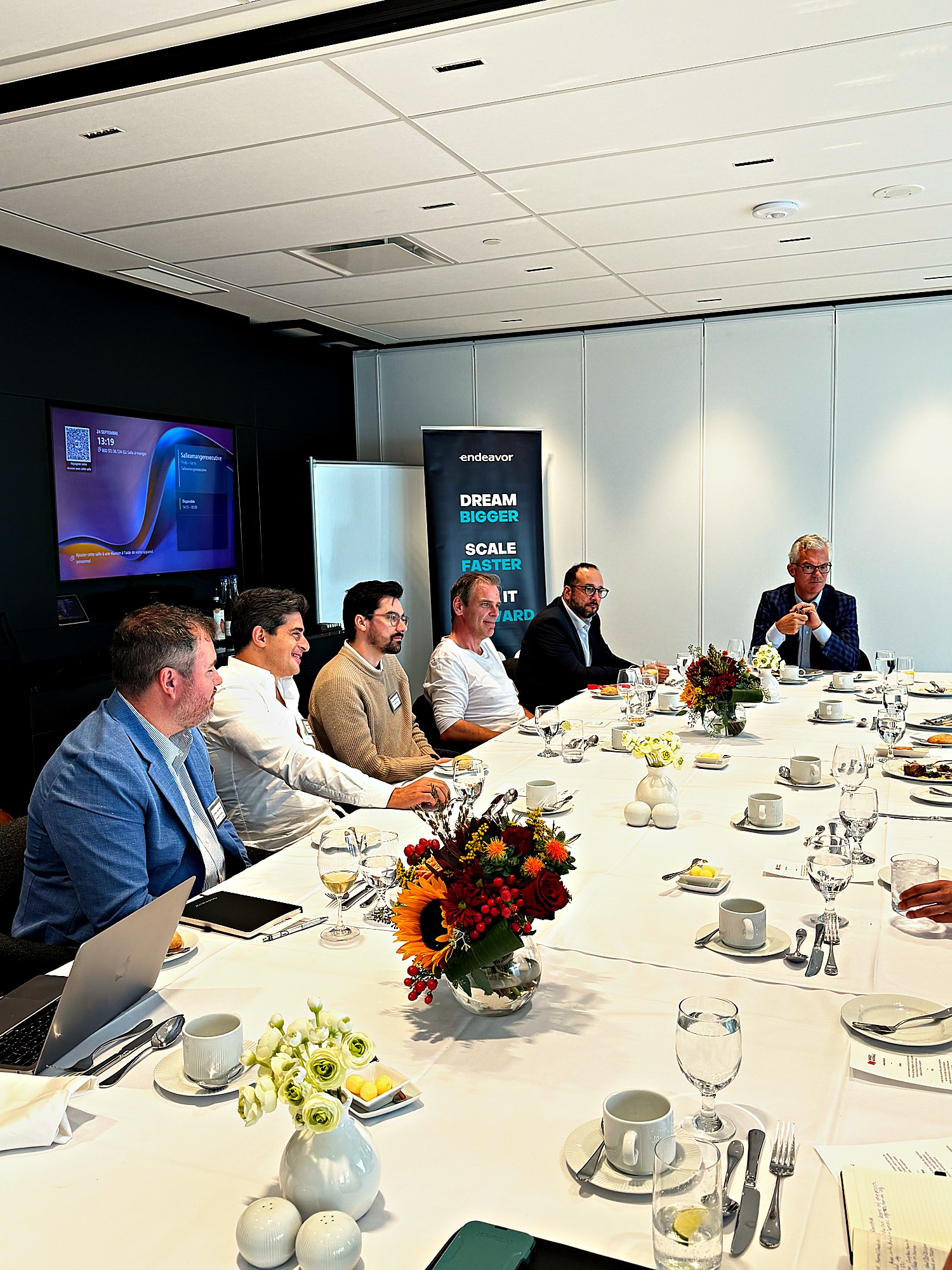 Damien (3rd from the left) and Malik (4th from the left) participate in a Founders Roundtable hosted by Endeavor Canada in September 2025.